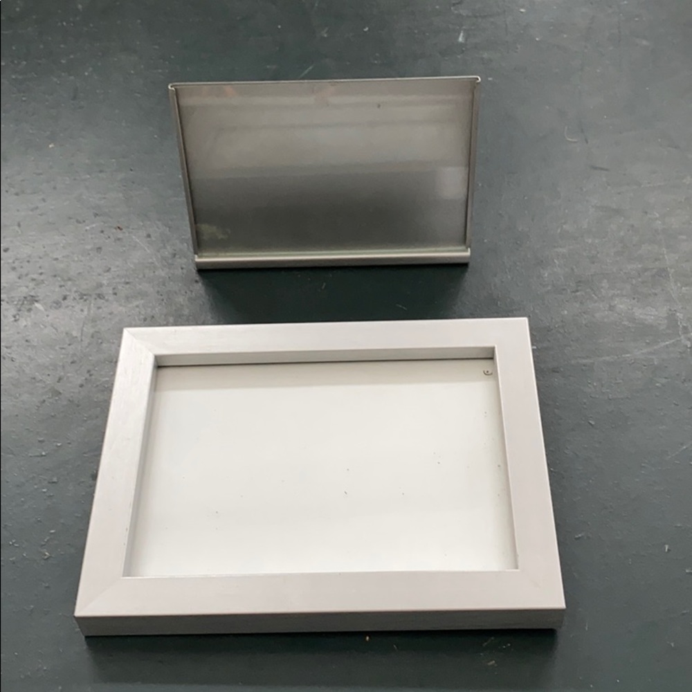๐ผ๏ธ Silver Picture Frame Set - Picture 3 of 6